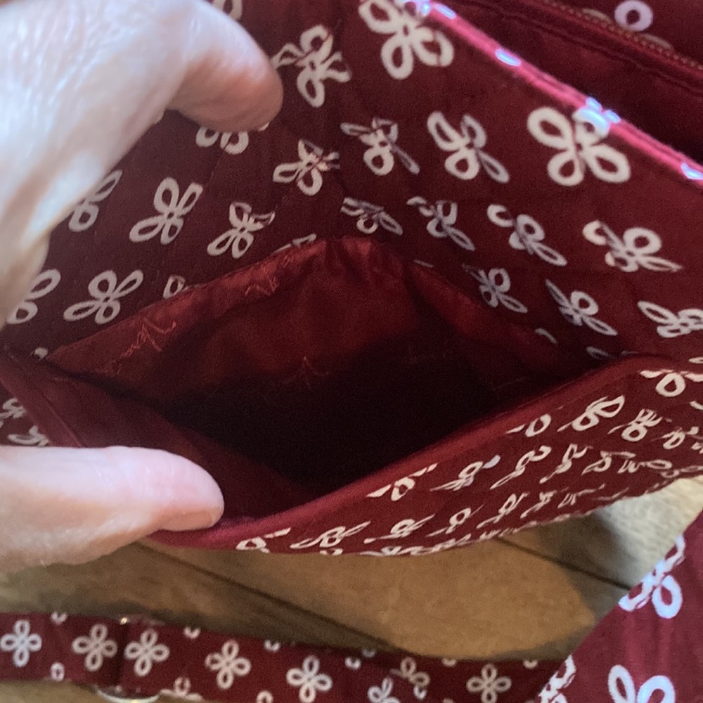 Vera Bradley Indiana University Triple Zip Hipster Purse NWT $90 Crossbody Bag - Picture 7 of 8